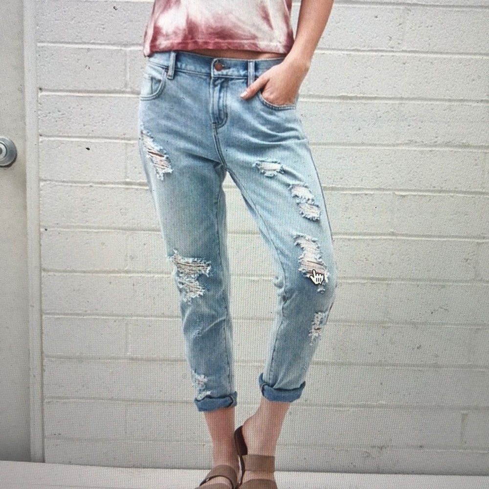 Pacsun Light wash distressed boyfriend jeans